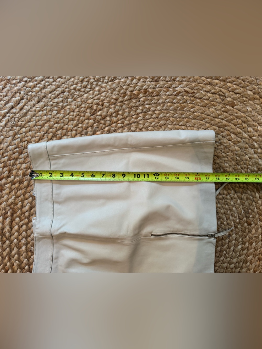 Danier Genuine Leather Ivory Mini Skirt Size 4 Front Zip - Picture 7 of 7